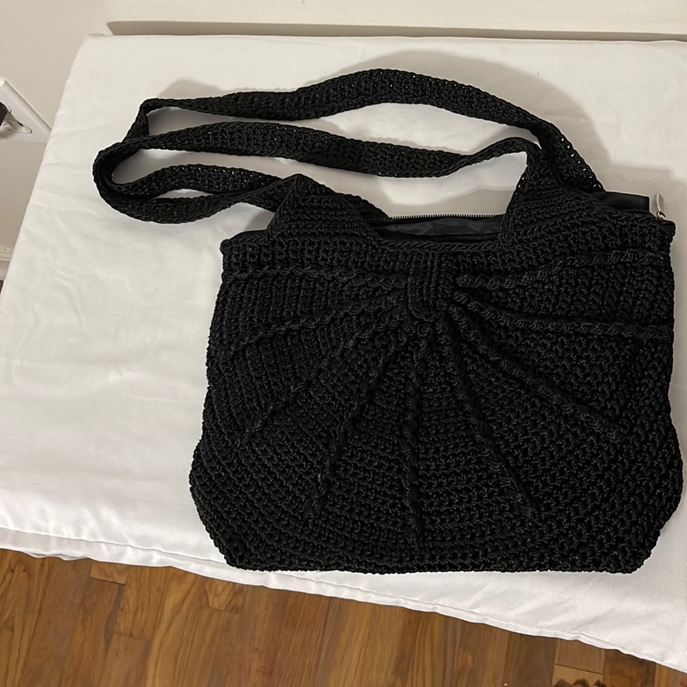 black small handbag
